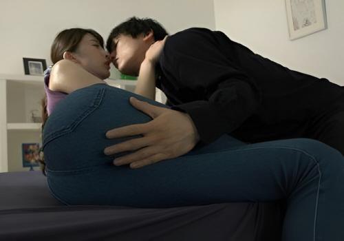 Câu chuyện tình lén lút với vợ hấp dẫn của ông chủ